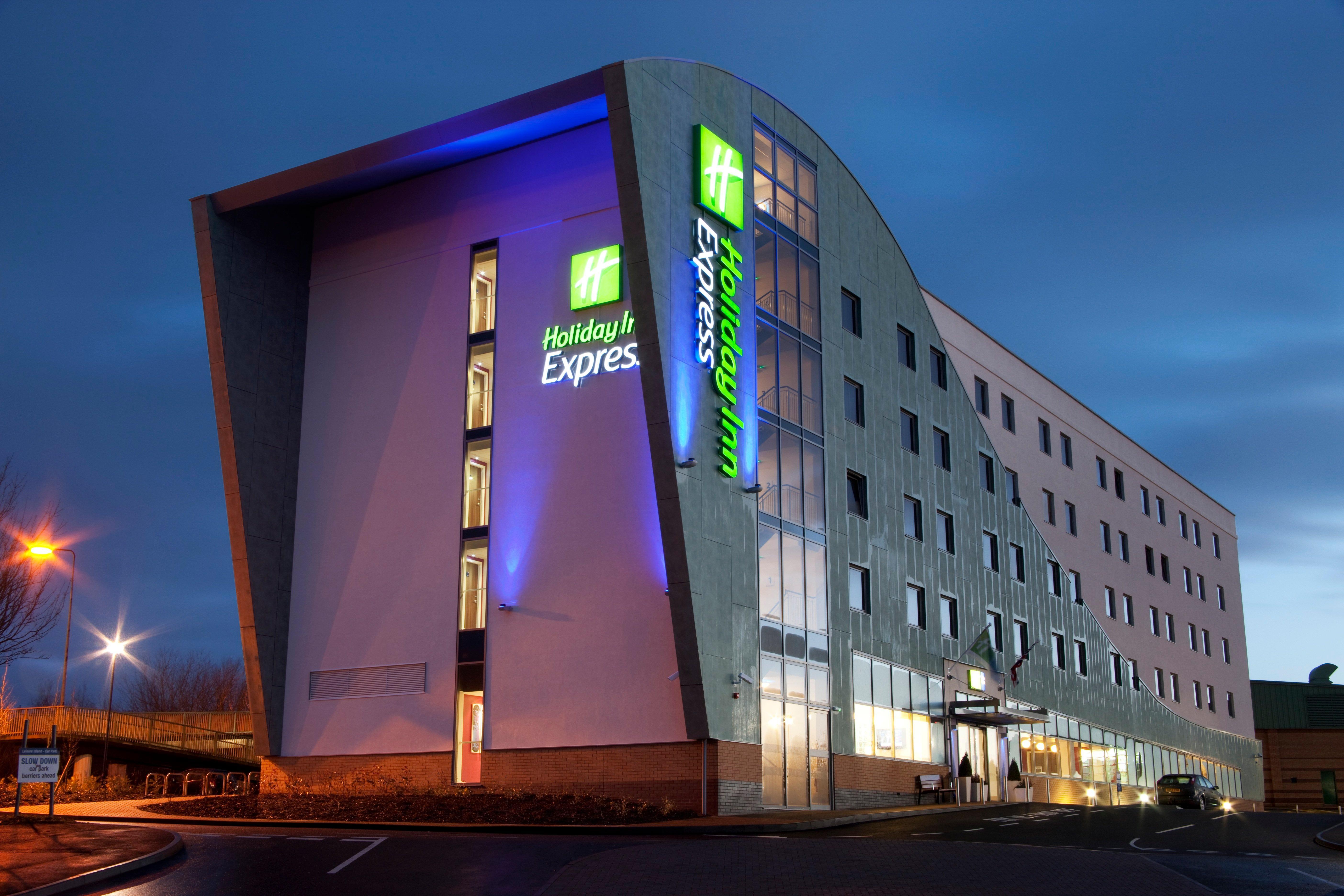Holiday Inn Express Tamworth By Ihg Extérieur photo