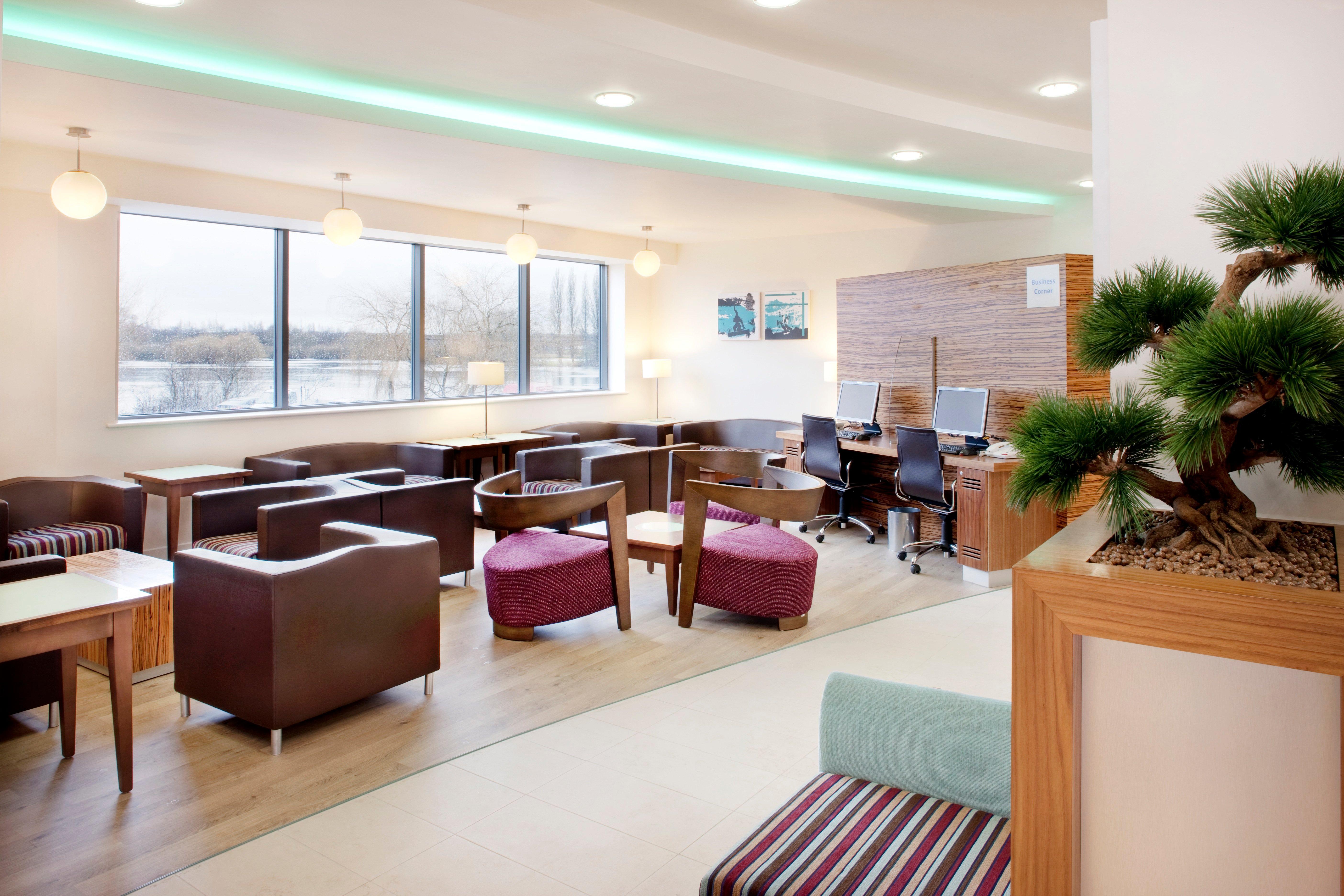 Holiday Inn Express Tamworth By Ihg Extérieur photo