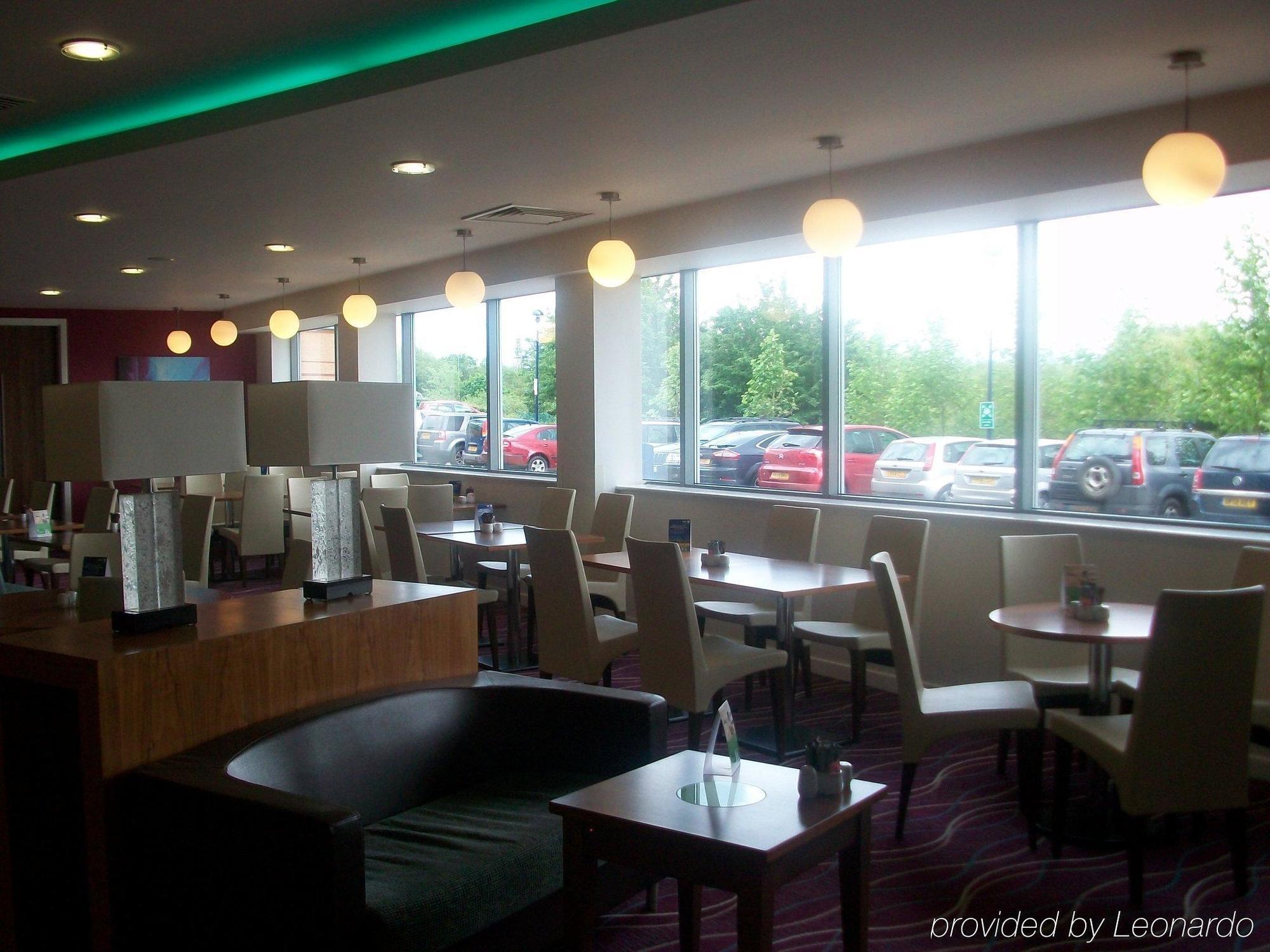 Holiday Inn Express Tamworth By Ihg Restaurant photo