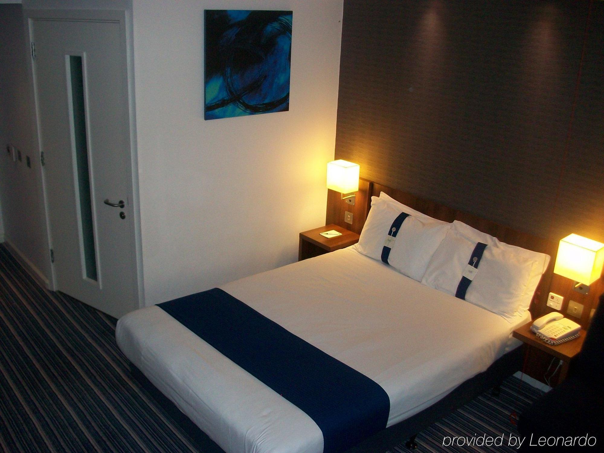Holiday Inn Express Tamworth By Ihg Chambre photo