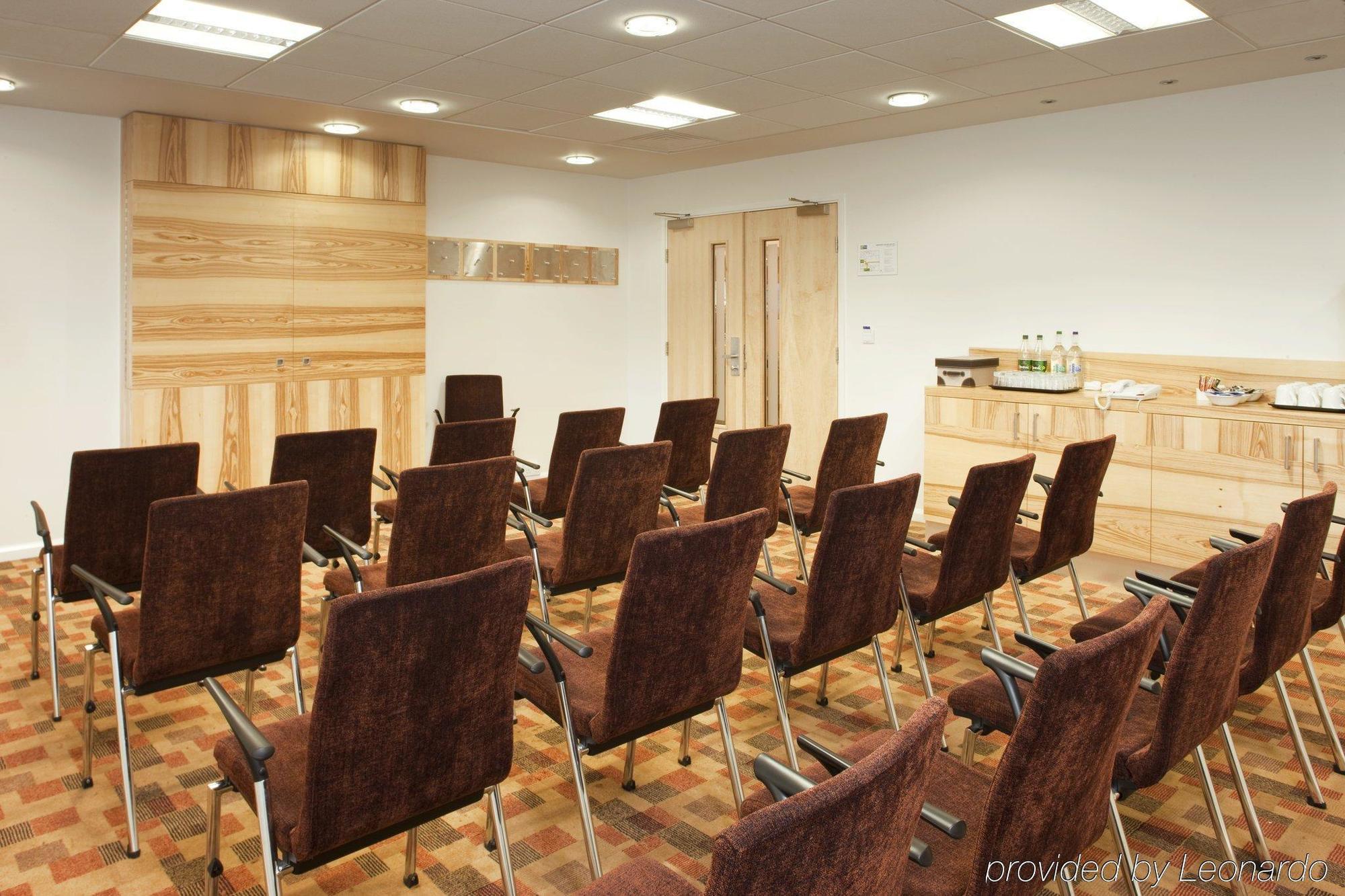 Holiday Inn Express Tamworth By Ihg Facilités photo